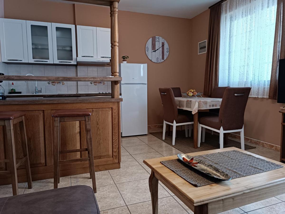 Apartments Ivicek Porec Exterior photo