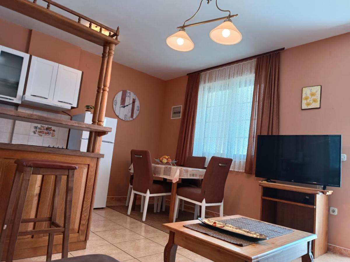 Apartments Ivicek Porec Exterior photo